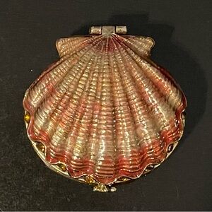 Rare and discontinued shell trinket box by Monet. Vintage, like new condition.
